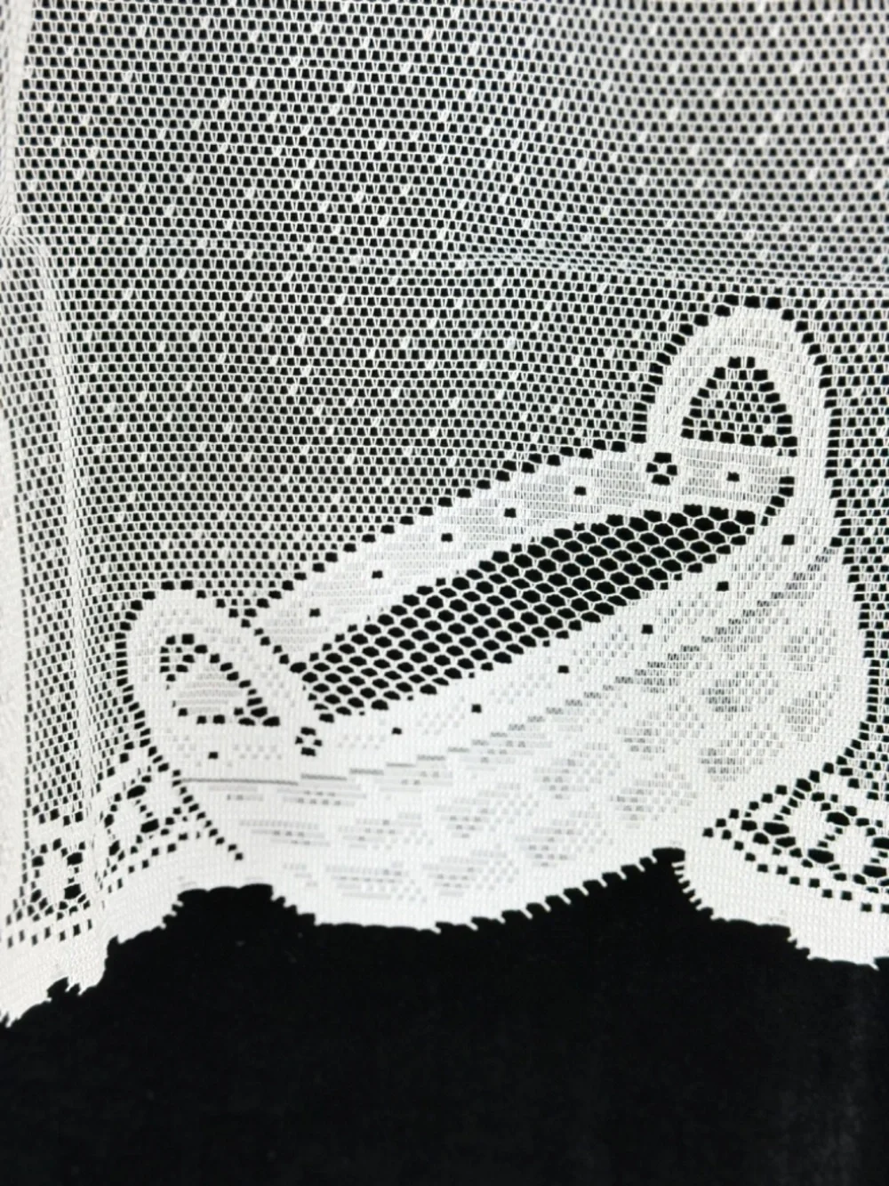 New with Tags Liechtenstein Basket Valance 60 X 17in Polyester Great Bay Lace
